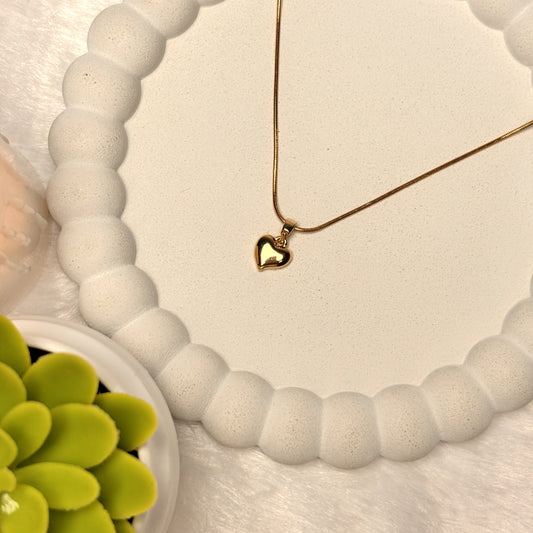 Minimal Gold Heart Pendant Necklace