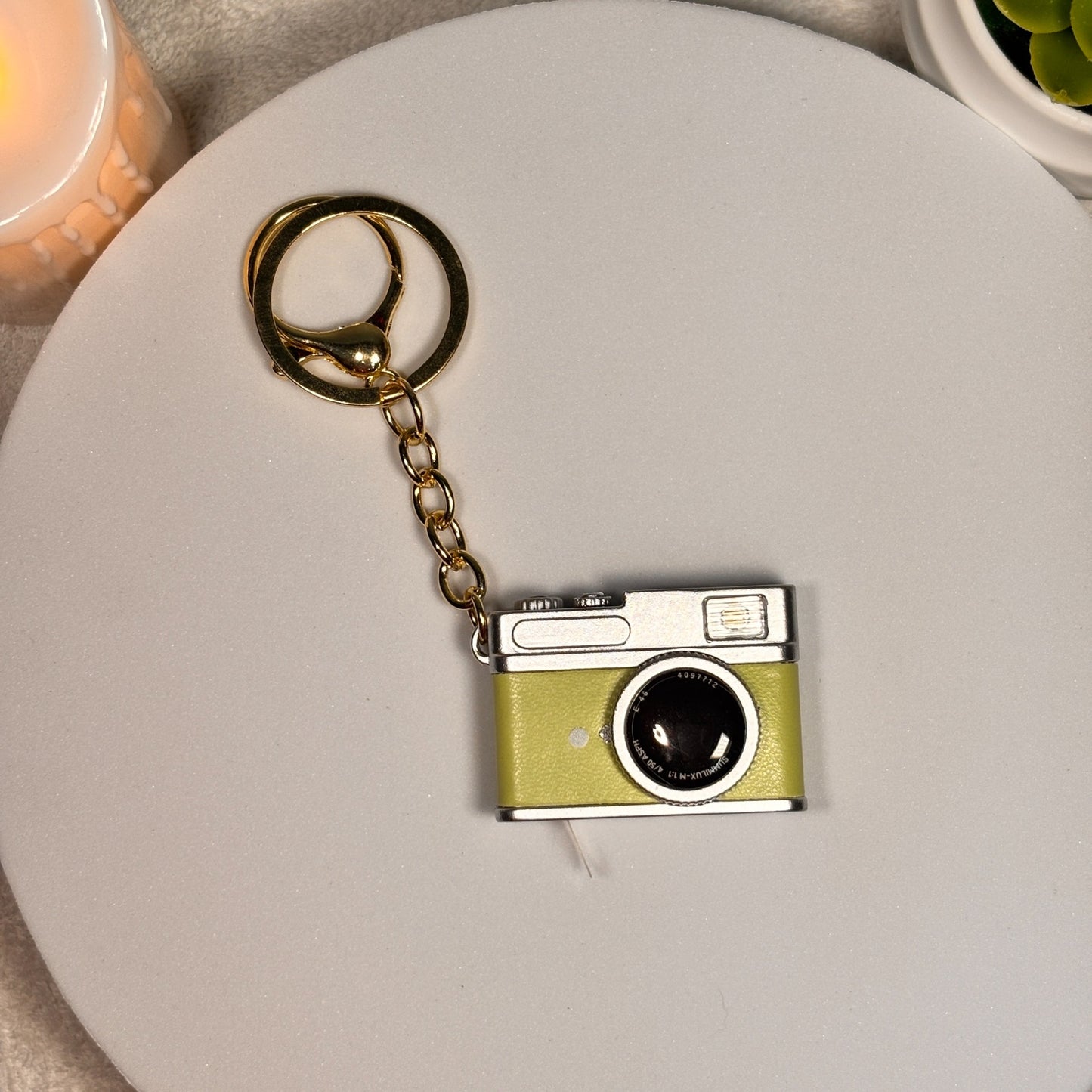 Mini Camera Keychain (Aesthetic Vintage Camera Bag Charm)